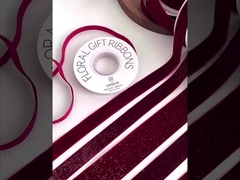 रेड सीरीज़ का बारीक स्पार्कलिंग वेल्वेट रिबन