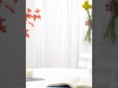 उच्च-स्तरीय और यथार्थवादी अनुभव वाले नकली फूल, सुनहरी गेंदों के साथ बंडल, होटल की नरम सजावट