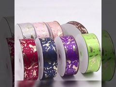 गर्म मुद्रांकन रिबन के साथ उपहार पैकेजिंग