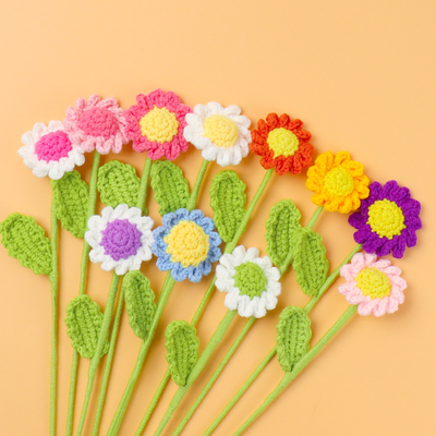 अच्छी कीमत बहु रंग हस्तनिर्मित Crochet डेज़ी फूल गुलदस्ता रचनात्मक कृत्रिम फूल सबसे अच्छे दोस्त के लिए आदर्श वेलेंटाइन दिवस उपहार ऑनलाइन