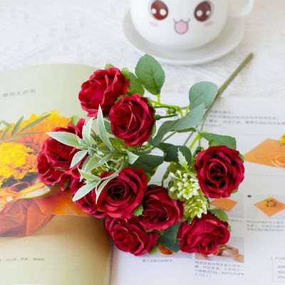 खरीदें छोटे गुलाबों का उपयोग शादी के गुलदस्ते और होटल के घरों की सजावट में किया जाता है ऑनलाइन निर्माण