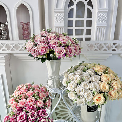 अच्छी कीमत आइस हार्ट कॉर्नर गुलाब कृत्रिम फूल शादी समारोह दृश्य सजावट ऑनलाइन