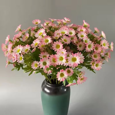 अच्छी कीमत मार्जरीट फूल डेज़ी गुलदस्ता रेशम कृत्रिम डेज़ी फूल वैलेंटाइन फूल शादी की सजावट कैमोमाइल ऑनलाइन