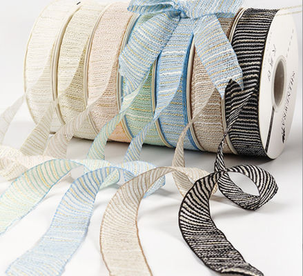 खरीदें क़िक्सी वैलेंटाइन डे गोल्डन सिल्क एज रिबन फ्लावर बंडल बुना हुआ कपड़ा सामग्री में ऑनलाइन निर्माण