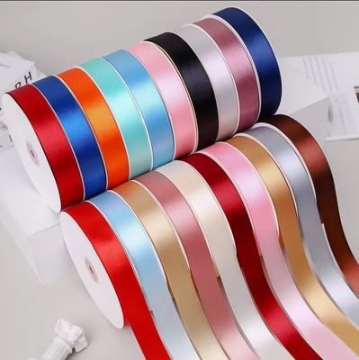अच्छी कीमत सजावट साटन रिबन रोल कस्टम मुद्रित दोहरे चेहरे और एकल चेहरे उपहार रैप के लिए ऑनलाइन