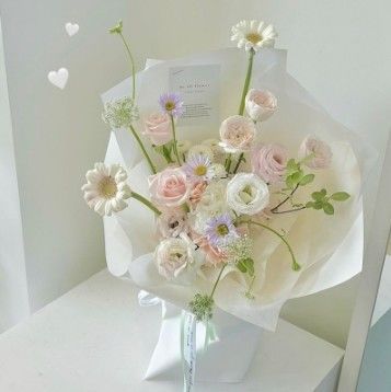 अच्छी कीमत 57*57 सेमी मैकरॉन अतिरिक्त मोटा पर्ल फिल्म फ्लोरल फूल पैकेजिंग पेपर कई रंगों के साथ ऑनलाइन