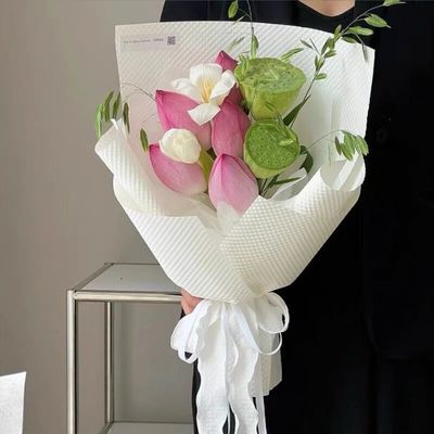 अच्छी कीमत 3डी कलात्मक उभरा हुआ वाटरप्रूफ फूल कला क्राफ्ट पेपर सजावटी उपहार पैकेजिंग फूलवाला लपेटन पेपर कई रंगों में गुलदस्ता पैकिंग के लिए ऑनलाइन