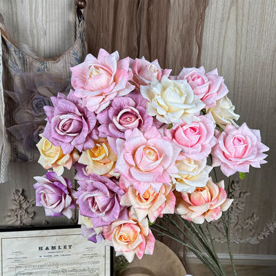 अच्छी कीमत तीन सिरों वाले उभरा हुआ गुलाब शादी की सजावट फूल सामग्री फूल दीवार पृष्ठभूमि अनुकरण फूल घर नरम सजावट गुलाब तैयार उत्पाद ऑनलाइन