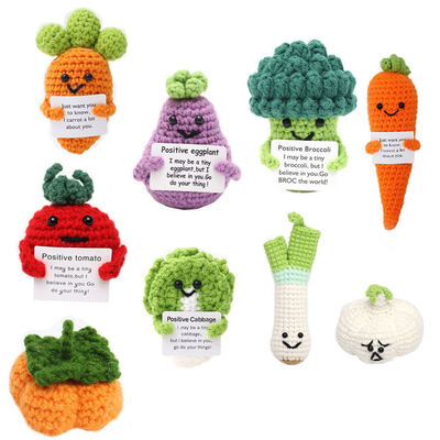 अच्छी कीमत हस्तनिर्मित गुड़िया Crochet Cotton Positive Emotional Dolls For Gifts Women Friends Birthday Gifts Encouragement क्रिसमस की सजावट ऑनलाइन
